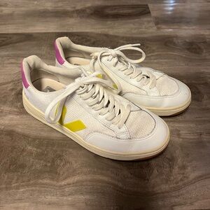 VEJA V-12 B-Mesh Women’s Sneaker